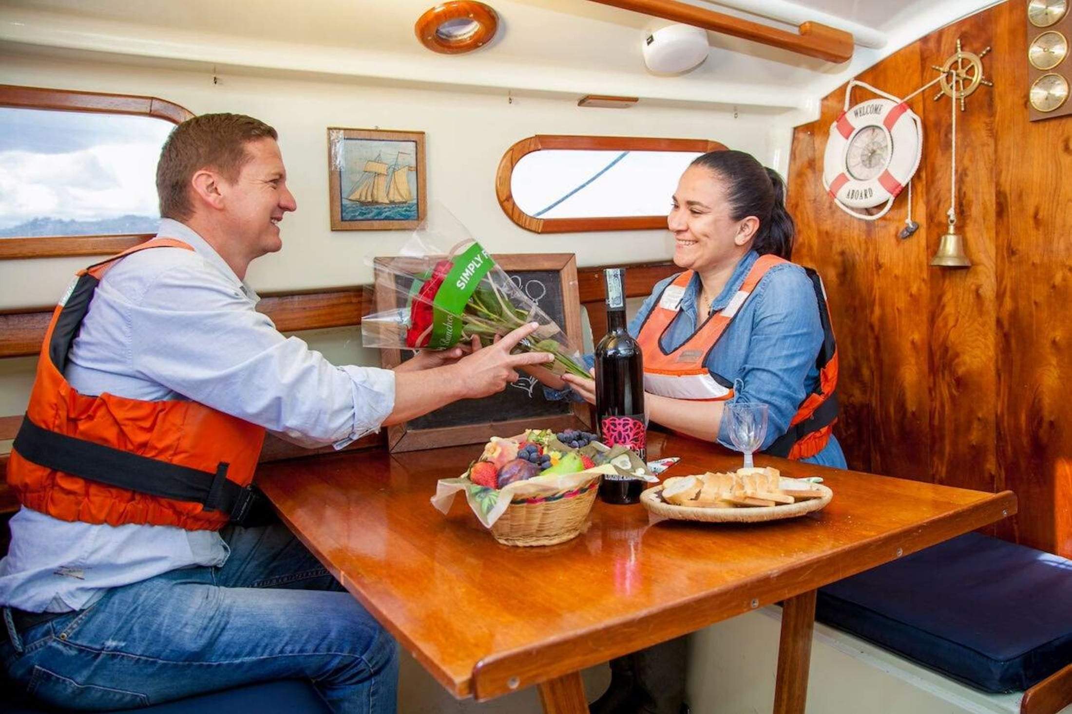 Paseo En Velero Romántico