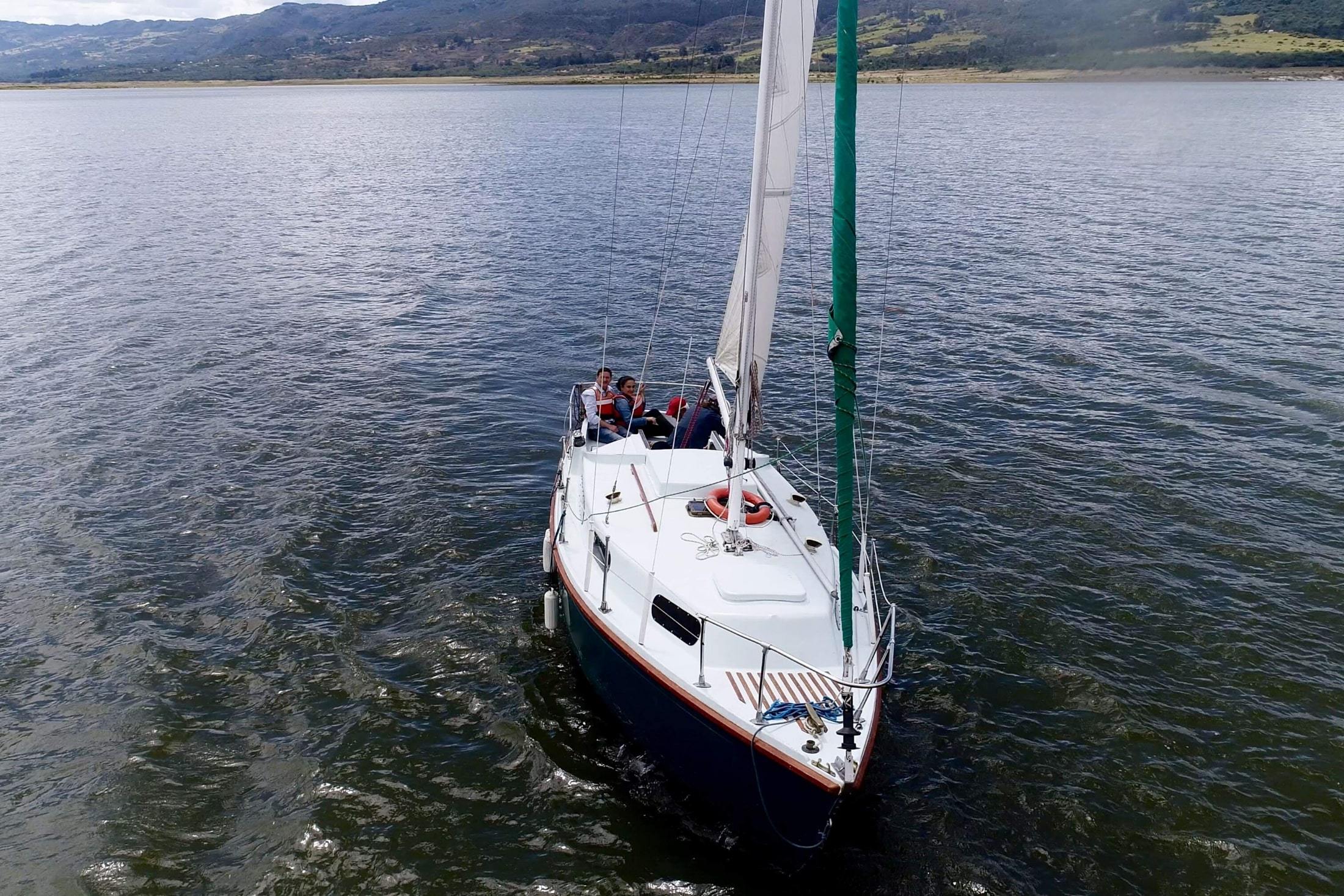 Paseo En Velero Romántico