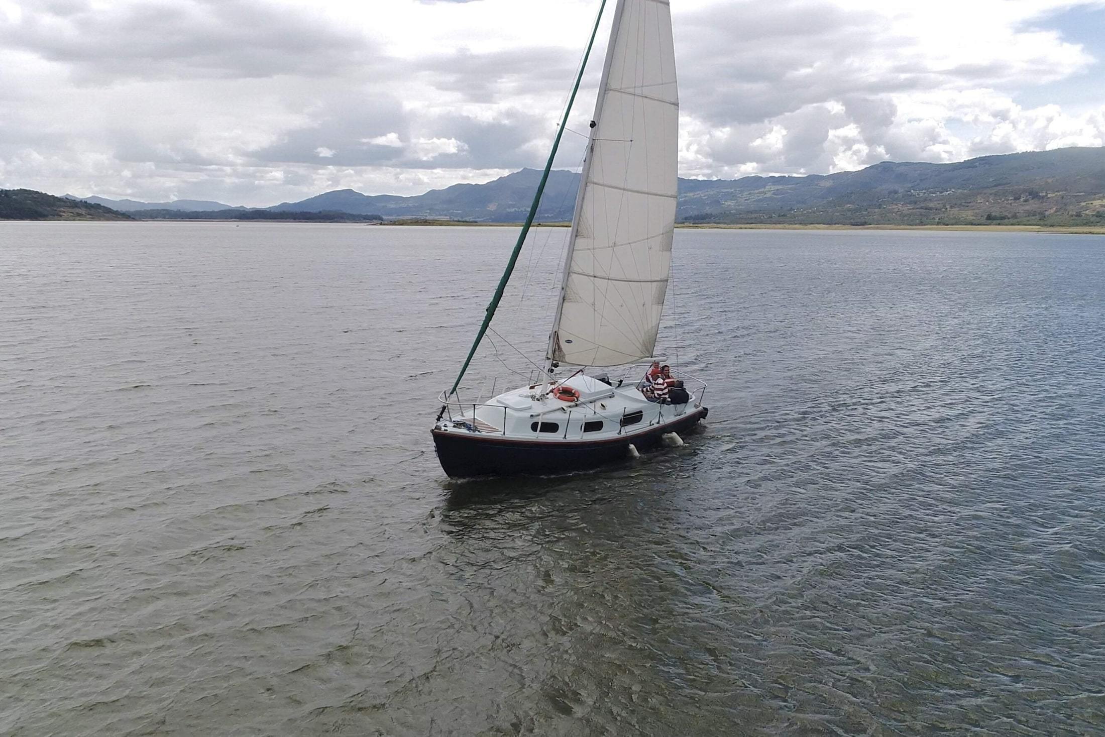 Paseo En Velero Romántico
