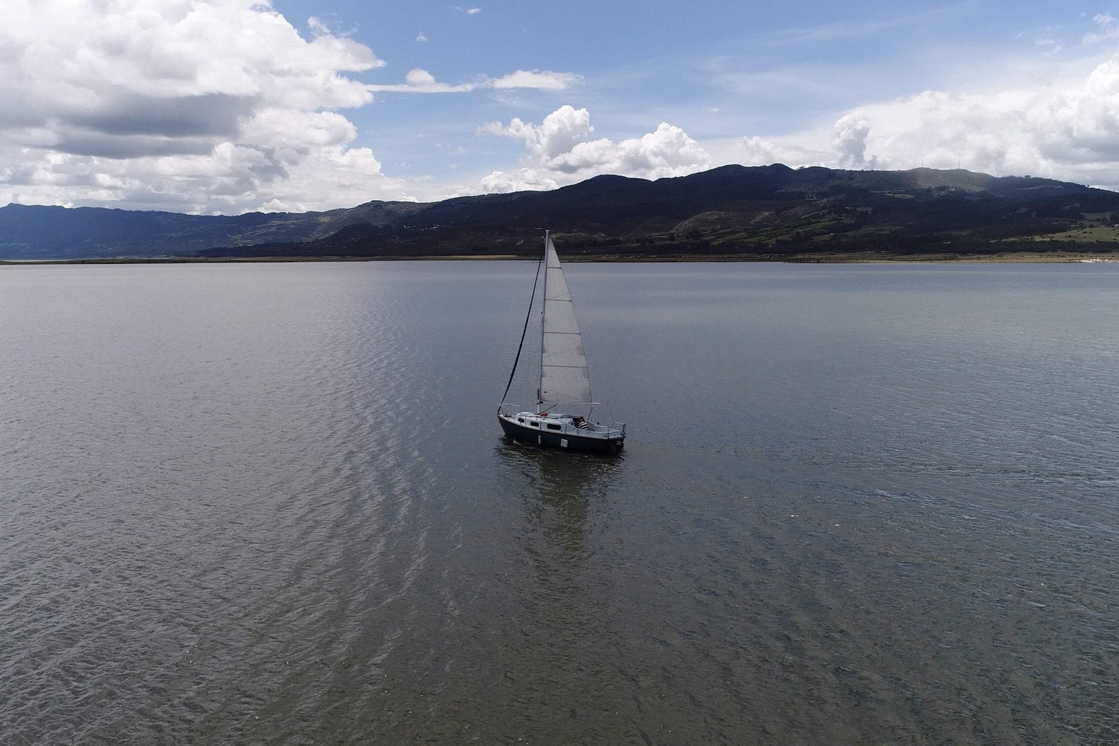 Paseo En Velero Romántico