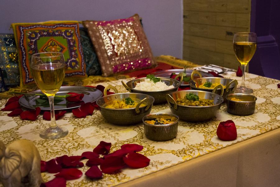 Cena Al Mejor Estilo de La India